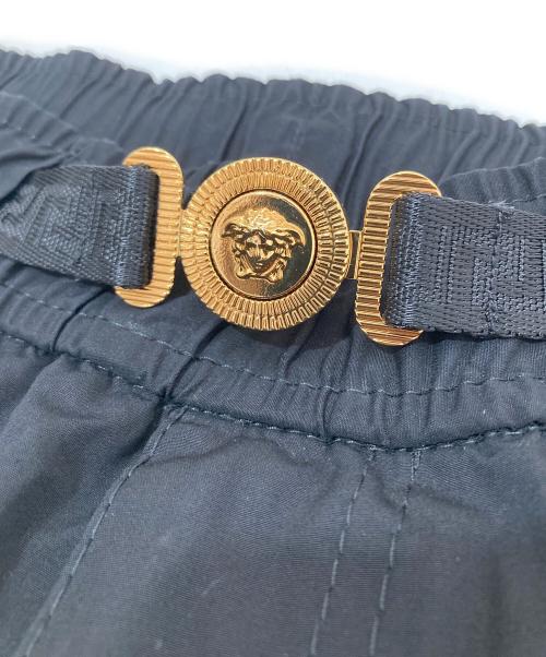 VERSACE（ヴェルサーチ）VERSACE (ヴェルサーチ) メデューサカーゴパンツ ジョガーパンツ 1006029 1a01816 ブラック サイズ:48の古着・服飾アイテム