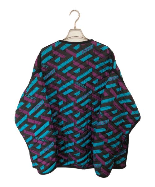 VERSACE（ヴェルサーチ）VERSACE (ヴェルサーチ) リバーシブルキルティングジャケット ブラック×パープル サイズ:48の古着・服飾アイテム