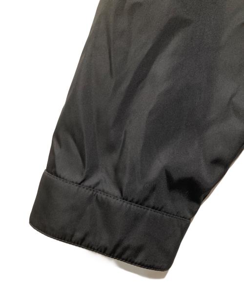 PRADA（プラダ）PRADA (プラダ) トライアングルプレート長袖シャツジャケット SC514 S202 ブラック サイズ:Mの古着・服飾アイテム