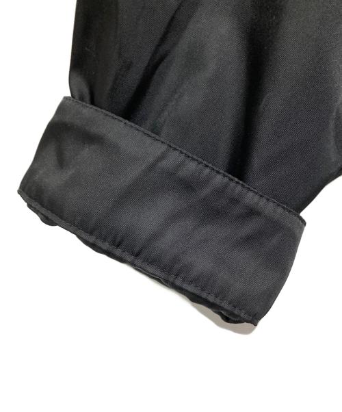 PRADA（プラダ）PRADA (プラダ) トライアングルプレート長袖シャツジャケット SC514 S202 ブラック サイズ:Mの古着・服飾アイテム