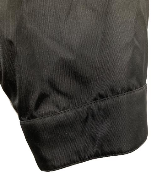 PRADA（プラダ）PRADA (プラダ) トライアングルプレート長袖シャツジャケット SC514 S202 ブラック サイズ:Mの古着・服飾アイテム