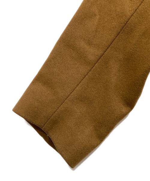 HEVO（イーヴォ）Hevo (イーヴォ) ダブルブレスト コート 2205-BRIN725 ベージュ サイズ:44の古着・服飾アイテム