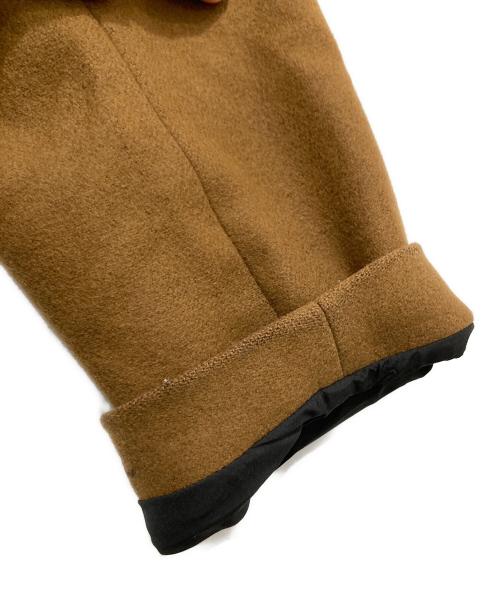 HEVO（イーヴォ）Hevo (イーヴォ) ダブルブレスト コート 2205-BRIN725 ベージュ サイズ:44の古着・服飾アイテム