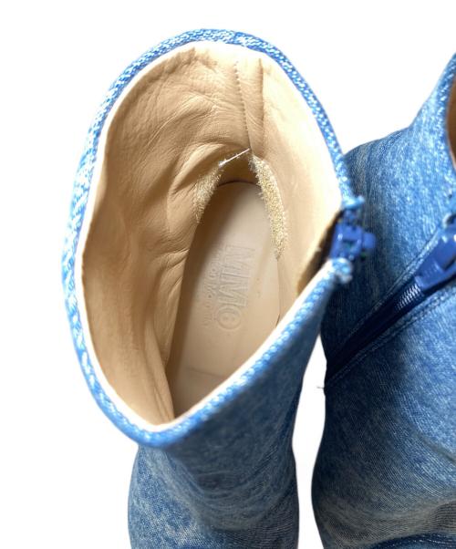 MM6 Maison Margiela（エムエムシックスメゾンマルジェラ）MM6 Maison Margiela (エムエムシックスメゾンマルジェラ) ロゴプリント デニムアンクルブーツ インディゴ サイズ:37の古着・服飾アイテム