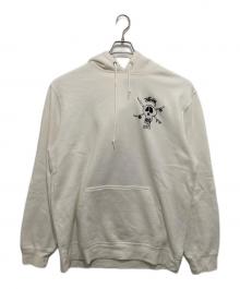 stussy（ステューシー）の古着「Skull & Bones Pigment Dyed Hoodie 「スカル アンド ボーンズ ピグメント ダイド フーディ」｜ホワイト