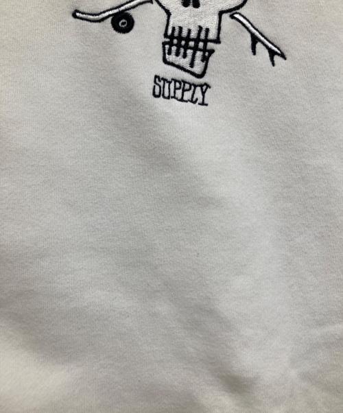 stussy（ステューシー）stussy (ステューシー) Skull & Bones Pigment Dyed Hoodie 「スカル アンド ボーンズ ピグメント ダイド フーディ ホワイト サイズ:XLの古着・服飾アイテム