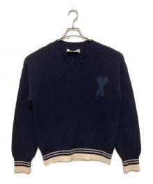 AMI Alexandre Mattiussi（アミアレクサンドルマテュッシ）の古着「ハートロゴ刺繍リブウールVネックニットセーター UKS268.KN0068」｜ネイビー