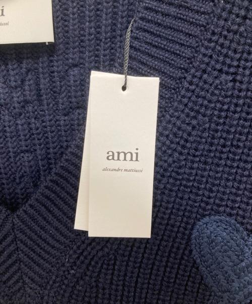 AMI Alexandre Mattiussi（アミアレクサンドルマテュッシ）AMI Alexandre Mattiussi (アミアレクサンドルマテュッシ) ハートロゴ刺繍リブウールVネックニットセーター UKS268.KN0068 ネイビー サイズ:Sの古着・服飾アイテム