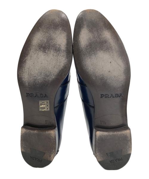 PRADA（プラダ）PRADA (プラダ) ロゴエンボスローファー ネイビー サイズ:9 1/2の古着・服飾アイテム