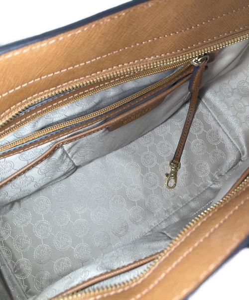 MICHAEL KORS（マイケルコース）MICHAEL KORS (マイケルコース) SELMA LG TZ SATCHEL ブラウンの古着・服飾アイテム