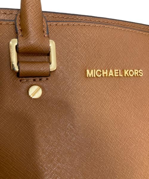 MICHAEL KORS（マイケルコース）MICHAEL KORS (マイケルコース) SELMA LG TZ SATCHEL ブラウンの古着・服飾アイテム