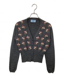 PRADA（プラダ）の古着「花柄刺繍カーディガン P25B86 8132」｜グレー