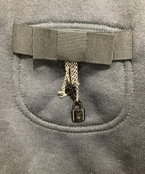 LOUIS VUITTON（ルイ ヴィトン）LOUIS VUITTON (ルイ ヴィトン) Silk Blend Shoulder Zip Sweatshirt シルク ブレンド ショルダー ジップ スウェットシャツ RW052W WHJR02CN1 ブラック サイズ:Sの古着・服飾アイテム