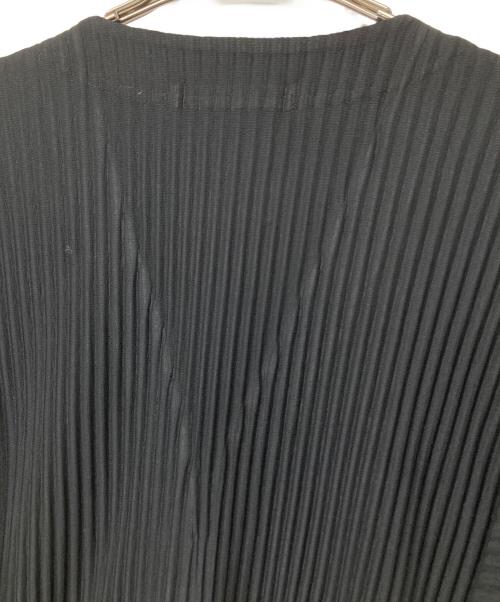 HOMME PLISSE ISSEY MIYAKE（オム プリッセ イッセイ ミヤケ）HOMME PLISSE ISSEY MIYAKE (オム プリッセ イッセイ ミヤケ) BASICS ロングスリーブ プリーツカーディガン HP55JL141 ブラック サイズ:２の古着・服飾アイテム