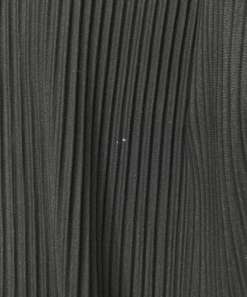 HOMME PLISSE ISSEY MIYAKE（オム プリッセ イッセイ ミヤケ）HOMME PLISSE ISSEY MIYAKE (オム プリッセ イッセイ ミヤケ) BASICS ロングスリーブ プリーツカーディガン HP55JL141 ブラック サイズ:２の古着・服飾アイテム