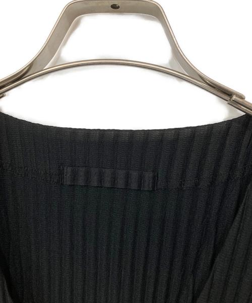 HOMME PLISSE ISSEY MIYAKE（オム プリッセ イッセイ ミヤケ）HOMME PLISSE ISSEY MIYAKE (オム プリッセ イッセイ ミヤケ) BASICS ロングスリーブ プリーツカーディガン HP55JL141 ブラック サイズ:２の古着・服飾アイテム