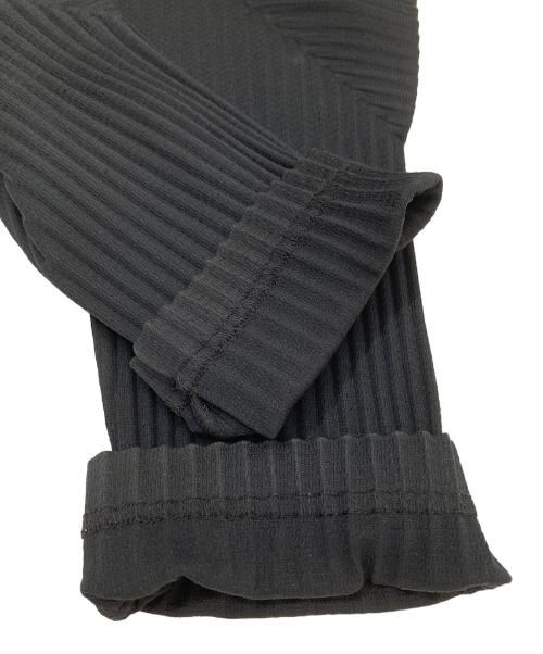 HOMME PLISSE ISSEY MIYAKE（オム プリッセ イッセイ ミヤケ）HOMME PLISSE ISSEY MIYAKE (オム プリッセ イッセイ ミヤケ) BASICS ロングスリーブ プリーツカーディガン HP55JL141 ブラック サイズ:２の古着・服飾アイテム