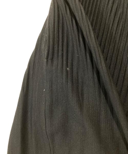 HOMME PLISSE ISSEY MIYAKE（オム プリッセ イッセイ ミヤケ）HOMME PLISSE ISSEY MIYAKE (オム プリッセ イッセイ ミヤケ) BASICS プリーツパンツ HP55JF453 ブラック サイズ:3の古着・服飾アイテム