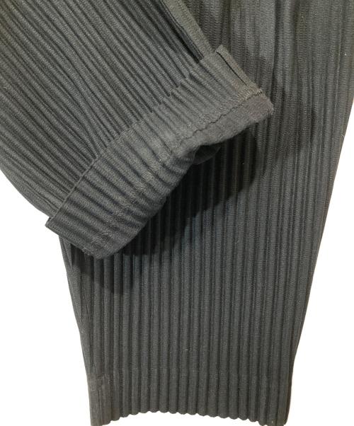 HOMME PLISSE ISSEY MIYAKE（オム プリッセ イッセイ ミヤケ）HOMME PLISSE ISSEY MIYAKE (オム プリッセ イッセイ ミヤケ) BASICS プリーツパンツ HP55JF351 ブラック サイズ:１の古着・服飾アイテム