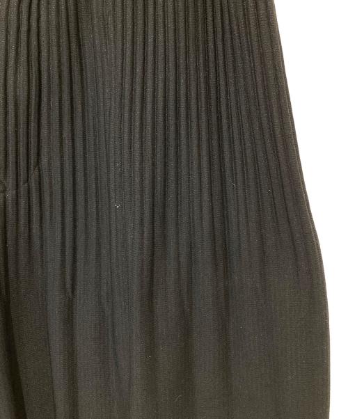 HOMME PLISSE ISSEY MIYAKE（オム プリッセ イッセイ ミヤケ）HOMME PLISSE ISSEY MIYAKE (オム プリッセ イッセイ ミヤケ) BASICS プリーツパンツ HP55JF351 ブラック サイズ:１の古着・服飾アイテム