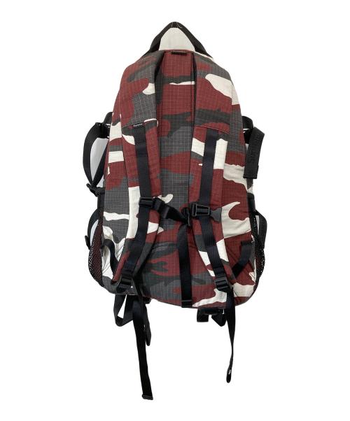 SUPREME（シュプリーム）SUPREME (シュプリーム) Logo Backpack (Red Camo)　ロゴバックパック（レッドカモ）26SS レッド×ブラックの古着・服飾アイテム