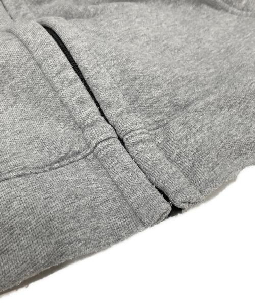 C.P COMPANY（シーピーカンパニー）C.P COMPANY (シーピーカンパニー) GOGGLES SWEAT PARKA ゴーグルズ スウェット パーカー 07CMSS003A グレー サイズ:Mの古着・服飾アイテム