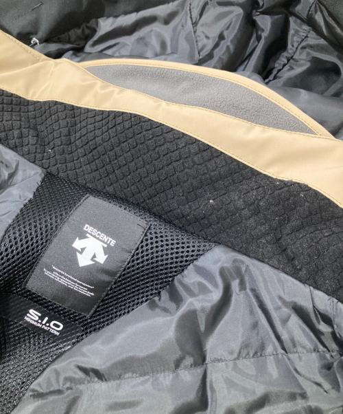 DESCENTE（デサント）DESCENTE (デサント) S.I.O INSULATED JACKET/ALLROUND エス アイ オー インシュレイテッドジャケットオールラウンド DWUSJK52 ベージュ サイズ:Lの古着・服飾アイテム