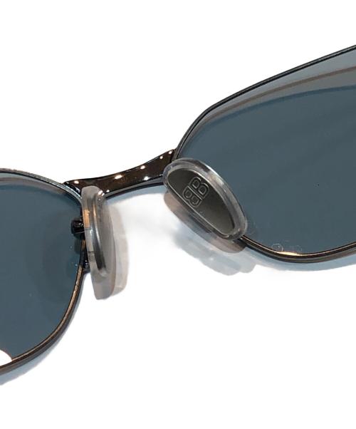 BALENCIAGA（バレンシアガ）BALENCIAGA (バレンシアガ) キャットアイ サングラス BB0412S 幾何学模様 レクタンギュラー・ジオメトリック シルバー サイズ:62□15-145の古着・服飾アイテム