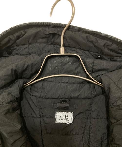C.P COMPANY（シーピーカンパニー）C.P COMPANY (シーピーカンパニー) Chrome-R Hooded Goggle Jacket 19CMOW010A-005904G ジップアップ ゴーグル ミディアムジャケット クロームアール ブラック サイズ:Mの古着・服飾アイテム