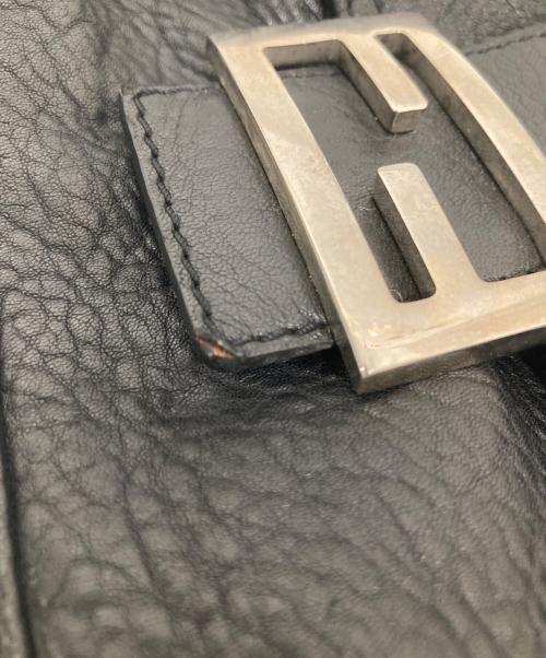 FENDI（フェンディ）FENDI (フェンディ) ミニ マンマバケット マンマバケットショルダーバッグ 8BR180 ブラックの古着・服飾アイテム