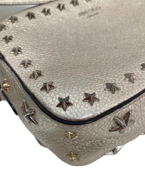 JIMMY CHOO（ジミーチュウ）JIMMY CHOO (ジミーチュウ) PEGASI CAMERA BAG　ペガシ カメラバッグ シルバーの古着・服飾アイテム