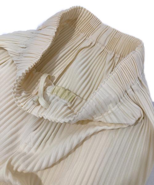 HOMME PLISSE ISSEY MIYAKE（オム プリッセ イッセイ ミヤケ）HOMME PLISSE ISSEY MIYAKE (オム プリッセ イッセイ ミヤケ) MC JULY PANTS　エムシージュライパンツ アイボリー サイズ:1の古着・服飾アイテム