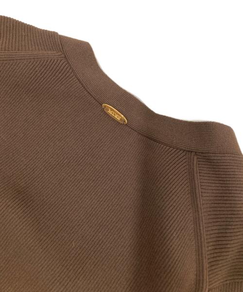 MUSE de Deuxieme Classe（ミューズ ドゥーズィエム クラス）MUSE de Deuxieme Classe (ミューズ ドゥーズィエム クラス) DINER RIB Vネックカーディガン　24080500418030 ブラウン サイズ:FREEの古着・服飾アイテム