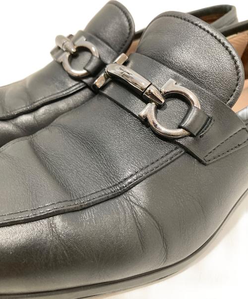 Salvatore Ferragamo（サルヴァトーレ フェラガモ）Salvatore Ferragamo (サルヴァトーレ フェラガモ) ガンチーニ ビットローファー ブラック サイズ:８の古着・服飾アイテム