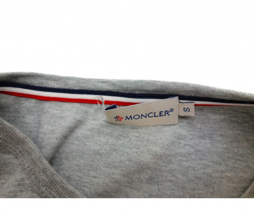 MONCLER（モンクレール）MONCLER (モンクレール) ポケットTシャツ グレー サイズ:S MAGLIA T-SHIRTの古着・服飾アイテム