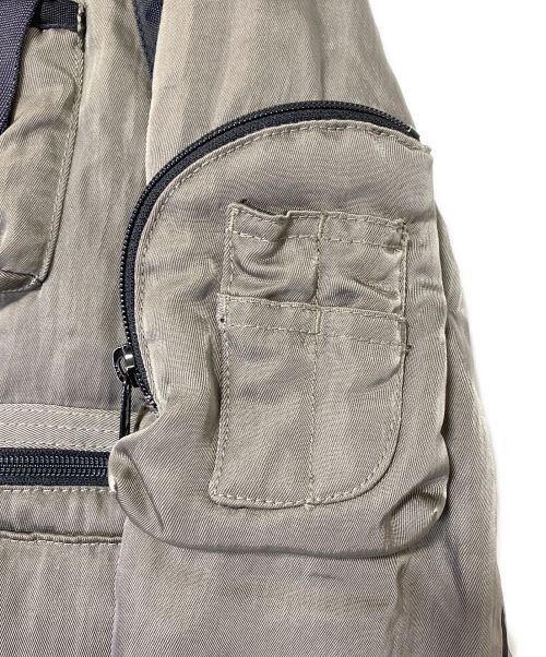 ISSEY MIYAKE MEN（イッセイミヤケメン）ISSEY MIYAKE MEN (イッセイミヤケメン) Parachute Cargo Bomber Jacket グレー サイズ:Mの古着・服飾アイテム