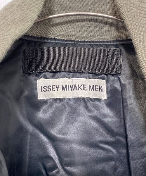 ISSEY MIYAKE MEN（イッセイミヤケメン）ISSEY MIYAKE MEN (イッセイミヤケメン) Parachute Cargo Bomber Jacket グレー サイズ:Mの古着・服飾アイテム