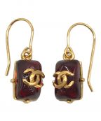 CHANELシャネル）の古着「ココマークグリポアピアス」｜ゴールド×レッド