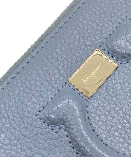 Salvatore Ferragamo（サルヴァトーレ フェラガモ）Salvatore Ferragamo (サルヴァトーレ フェラガモ) ガンチーニラウンドファスナーウォレット ブルー サイズ:-の古着・服飾アイテム