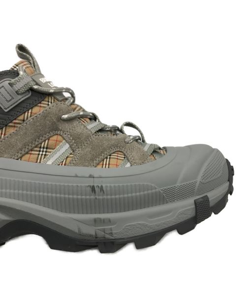 BURBERRY LONDON（バーバリーロンドン）BURBERRY LONDON (バーバリー ロンドン) ARTHUR SNEAKER グレー×ブラウン サイズ:40の古着・服飾アイテム