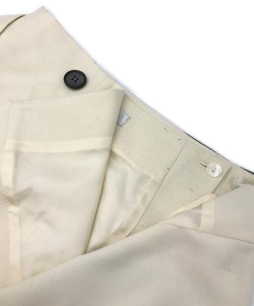 ADORE（アドーア）ADORE (アドーア) トスカニアチェックアシンメトリースカート ホワイト×グレー サイズ:36の古着・服飾アイテム