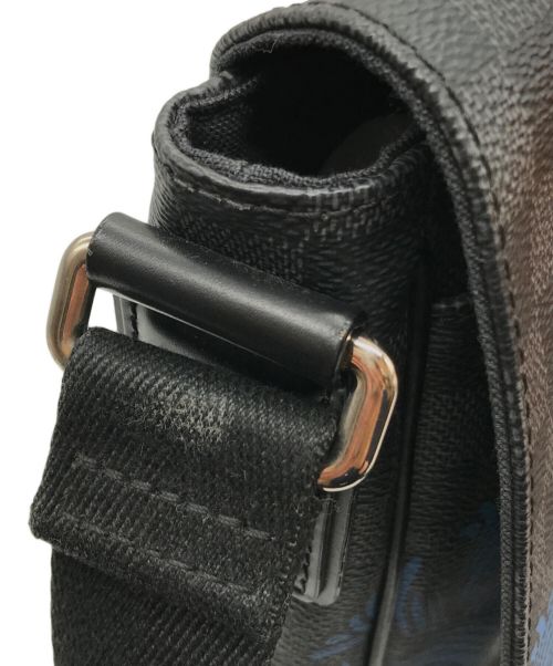 LOUIS VUITTON（ルイ ヴィトン）LOUIS VUITTON (ルイ ヴィトン) ディストリクトPM ショルダーバッグ ブラック×グレー サイズ:-の古着・服飾アイテム