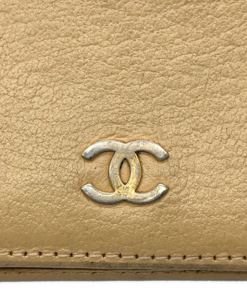 CHANEL（シャネル）CHANEL (シャネル) 二つ折り長財布 ベージュ サイズ:-の古着・服飾アイテム