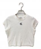 Calvin Klein Jeansカルバンクラインジーンズ）の古着「MONOGRAM LOGO SLIM FIT CROPPED T-SHIRT モノグラムロゴ スリムフィット クロップドTシャツ」｜ホワイト