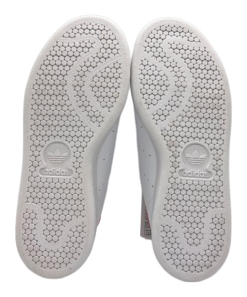 adidas（アディダス）adidas (アディダス) STAN SMITH J HELLO KITTY ローカットスニーカー ホワイト サイズ:US4の古着・服飾アイテム