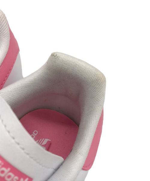 adidas（アディダス）adidas (アディダス) STAN SMITH J HELLO KITTY ローカットスニーカー ホワイト サイズ:US4の古着・服飾アイテム