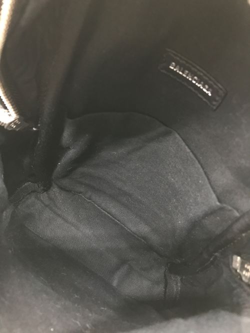 BALENCIAGA（バレンシアガ）BALENCIAGA (バレンシアガ) Bロゴ バックパック ブラック サイズ:-の古着・服飾アイテム