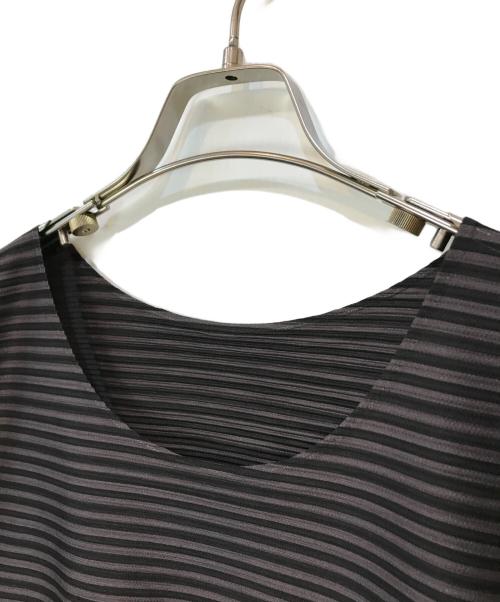 PLEATS PLEASE（プリーツプリーズ）PLEATS PLEASE (プリーツプリーズ) ボーダーカットソー グレー サイズ:3の古着・服飾アイテム