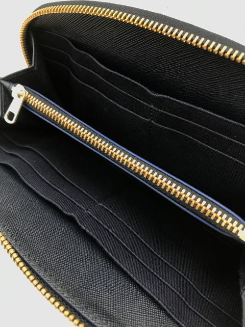 A.P.C.（アーペーセー）A.P.C. (アーペーセー) DEMI LUNE ハーフムーン ラウンドファスナー財布 ネイビー サイズ:-の古着・服飾アイテム