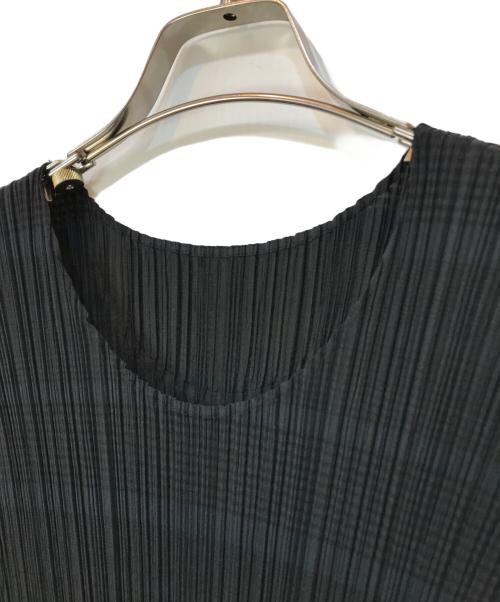 PLEATS PLEASE（プリーツプリーズ）PLEATS PLEASE (プリーツプリーズ) プリーツ Tシャツ ブラック サイズ:3の古着・服飾アイテム